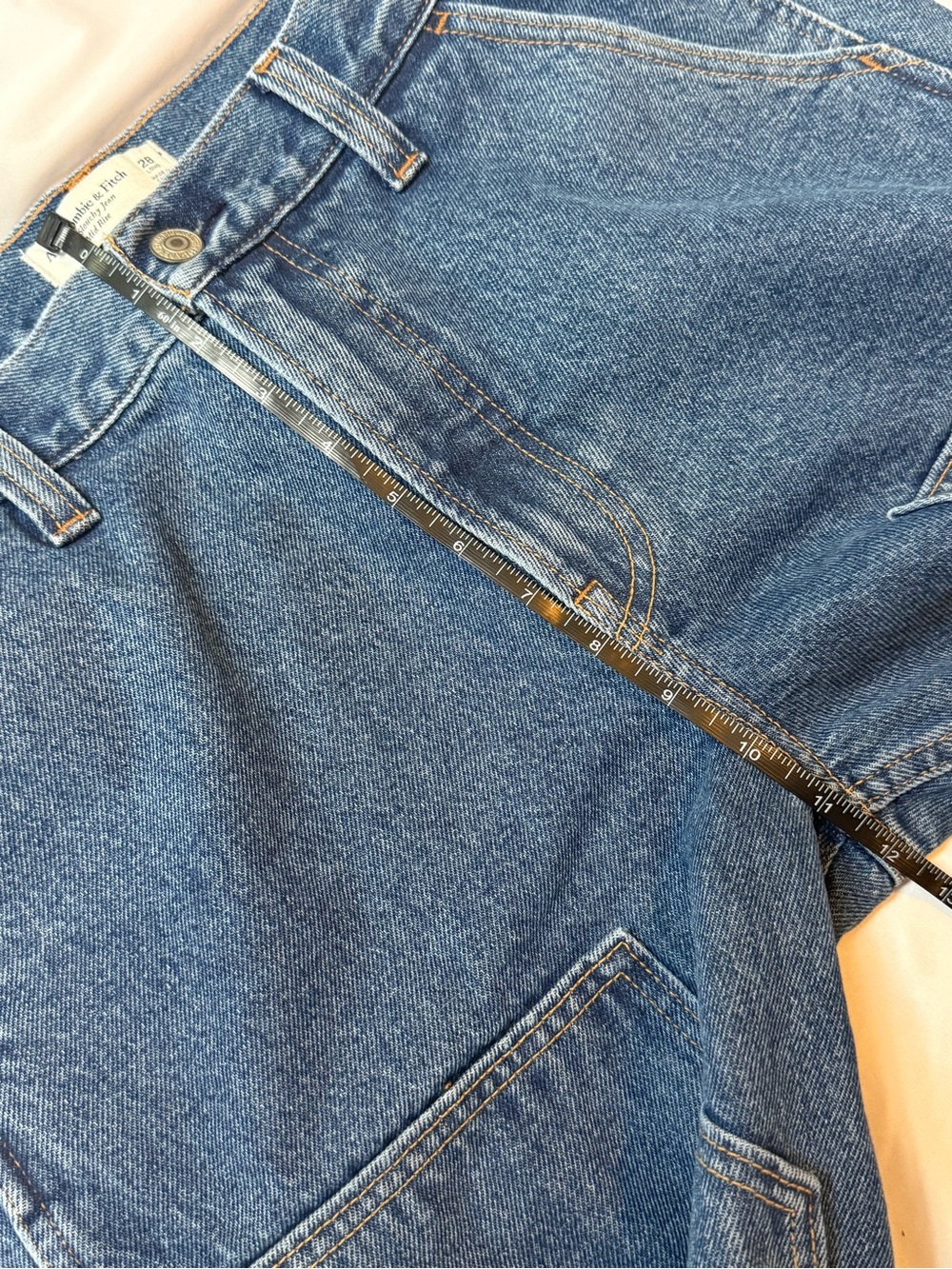 Abercrombie & Fitch Mid Rise Slouchy Jeans - Picture 11 of 12